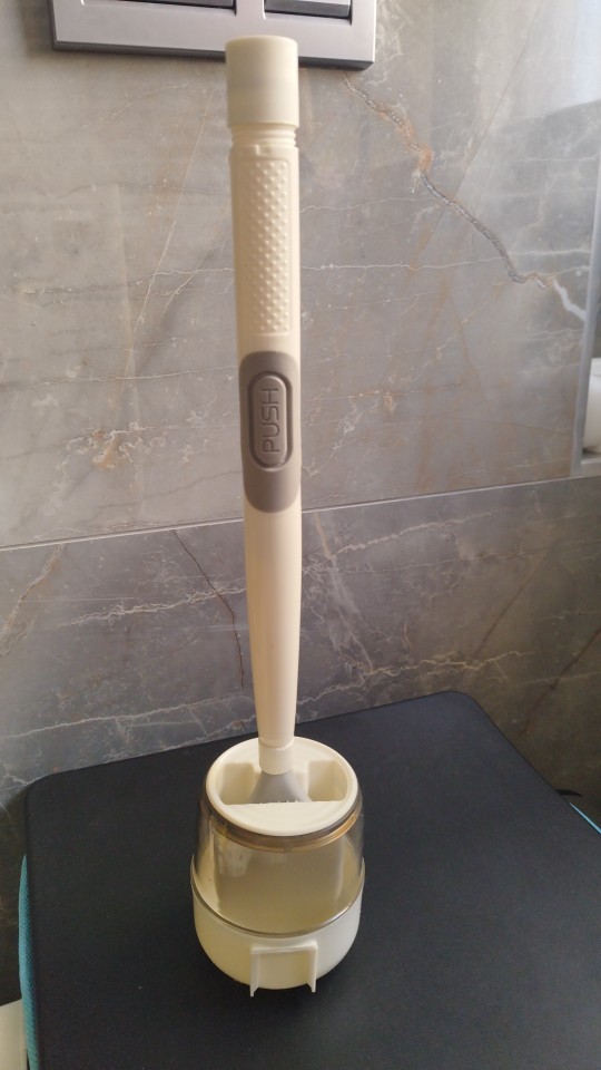 BestBrush, το επαναστατικό βούρτσα τουαλέτας με ένα κουμπί για την απελευθέρωση καθαριστικού - Image 9