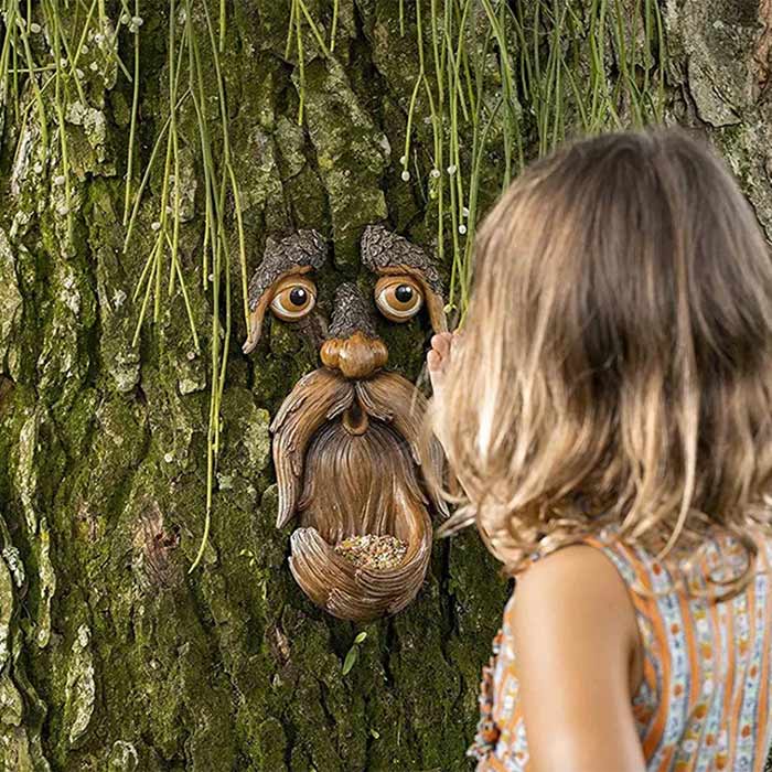 BirdFeeder, μια διακόσμηση δέντρου σε σχήμα προσώπου που είναι επίσης ταΐστρα πουλιών - Image 7