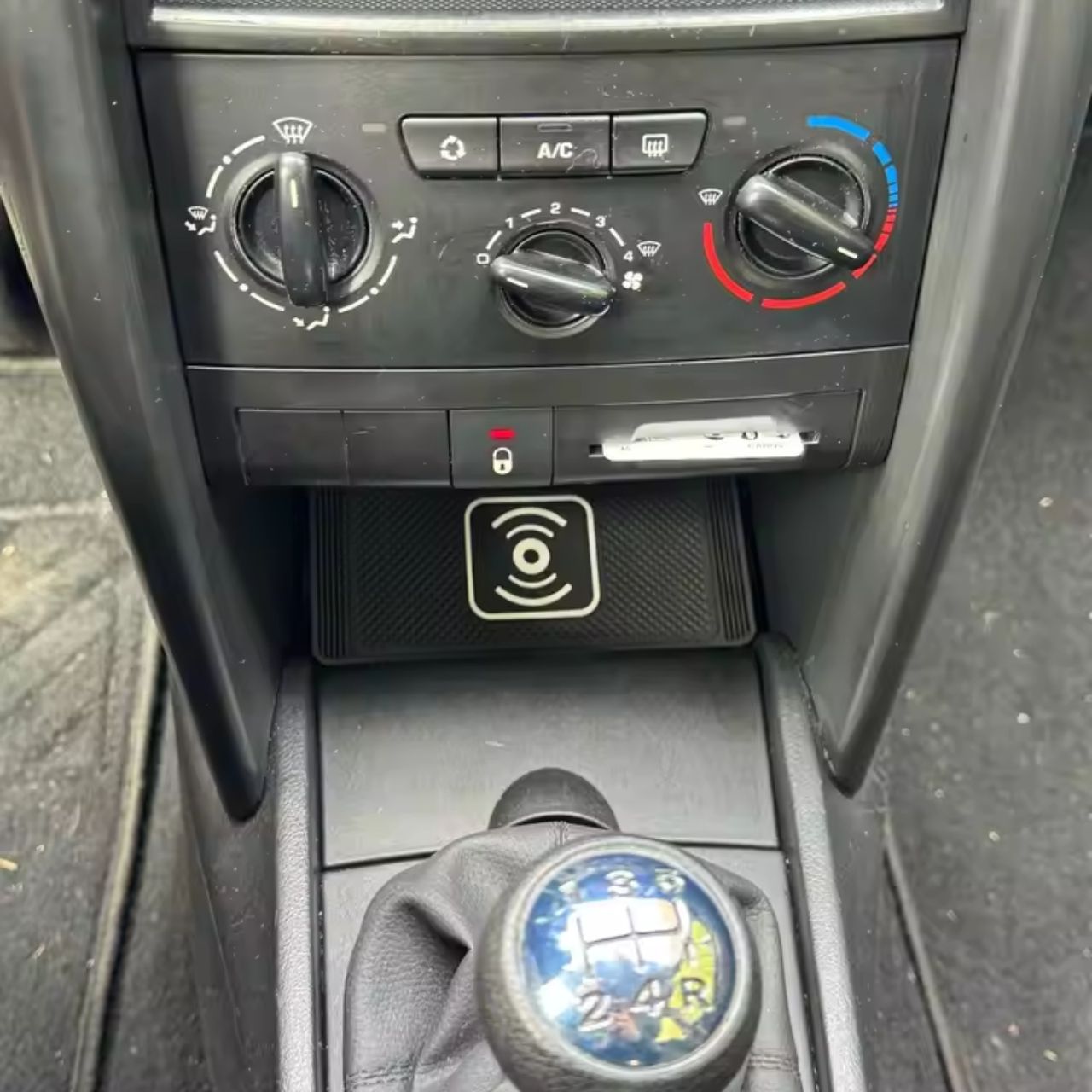 Βάση ασύρματης φόρτισης για τηλέφωνα, CarPad - Image 10