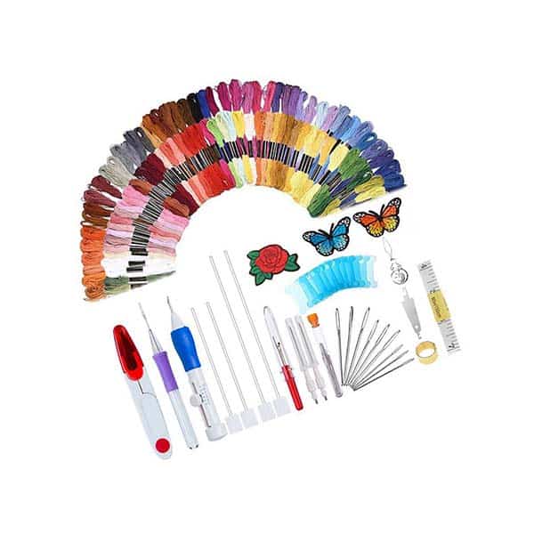 EmbroideryKit, ένα σετ 136 τεμαχίων από κλωστές και άλλα πιο συνηθισμένα αξεσουάρ κεντήματος - Image 1