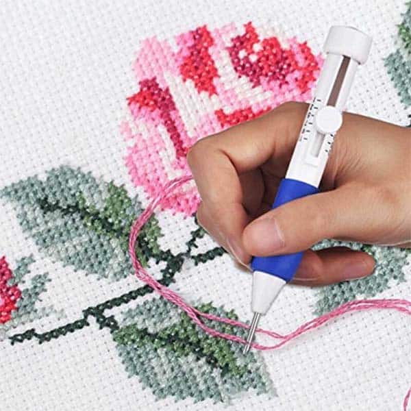 EmbroideryKit, ένα σετ 136 τεμαχίων από κλωστές και άλλα πιο συνηθισμένα αξεσουάρ κεντήματος - Image 9