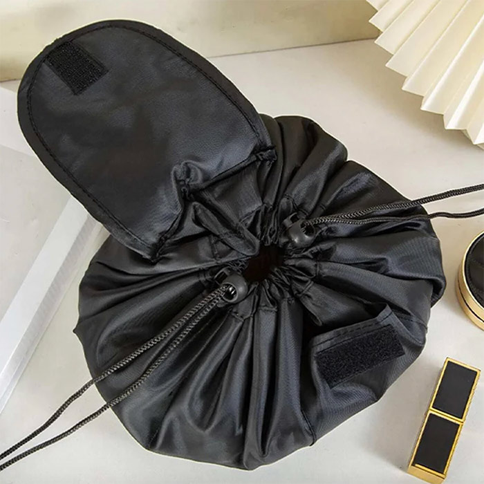 Pouch, μια τσάντα γυναικεία για την αποθήκευση διάφορων αξεσουάρ - Image 7