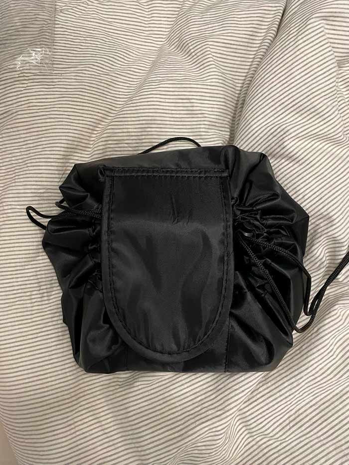Pouch, μια τσάντα γυναικεία για την αποθήκευση διάφορων αξεσουάρ - Image 8