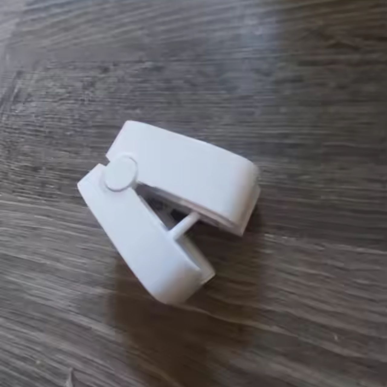 RepairNail, μια συσκευή φροντίδας νυχιών με λέιζερ - Image 10