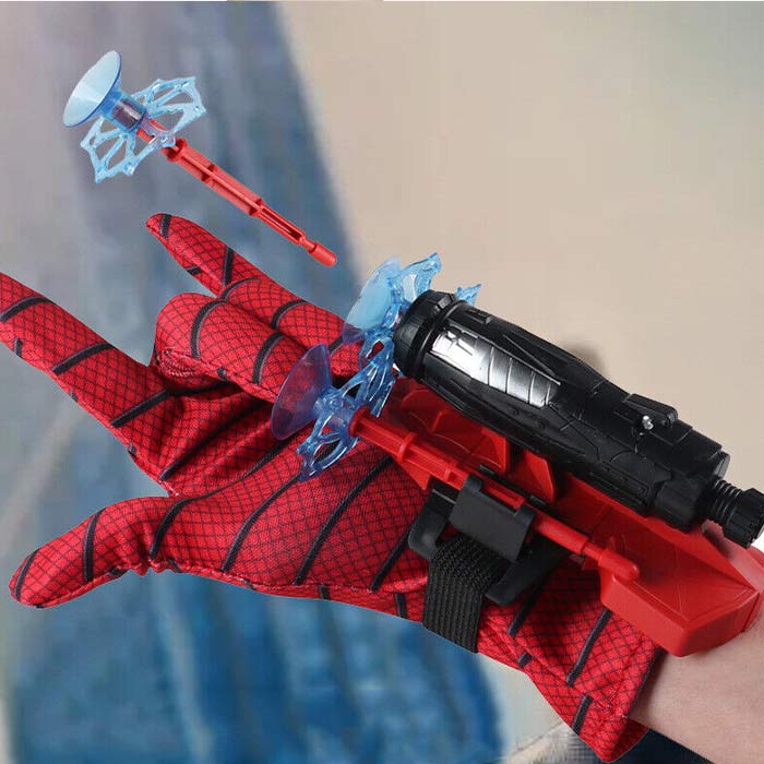 Το παιχνίδι περιλαμβάνει ένα γάντι Spiderman, ένα παιδικό όπλο και μαλακές σφαίρες!
