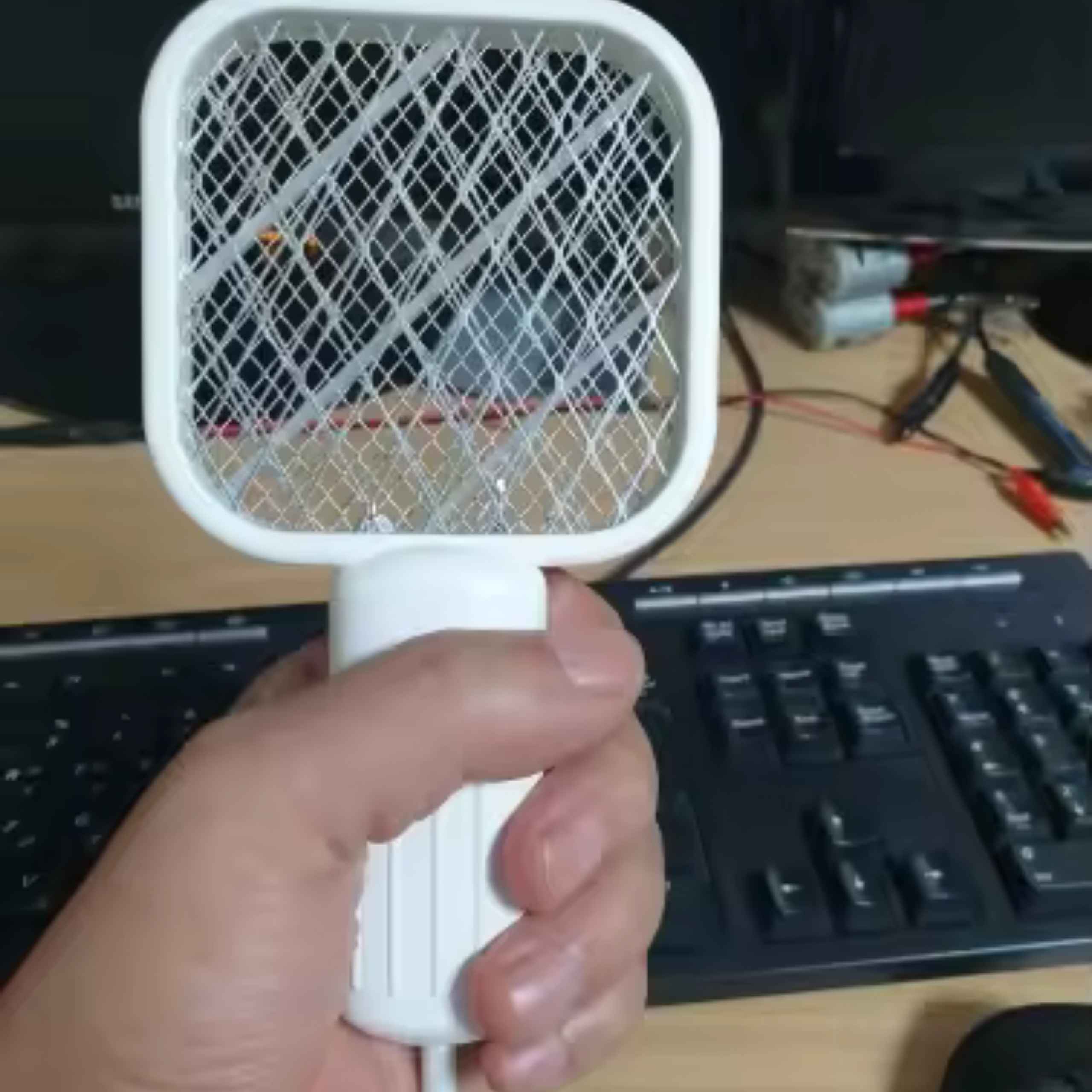Swatter, η ηλεκτρική παγίδα κουνουπιών - Image 4