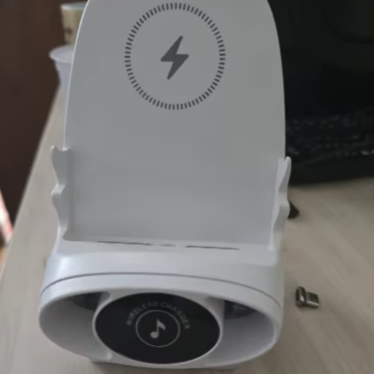WirelessCharger, ένας ασύρματος γρήγορος φορτιστής και βάση τηλεφώνου σε ένα - Image 10